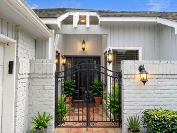 12107 Carriage Hill Drive