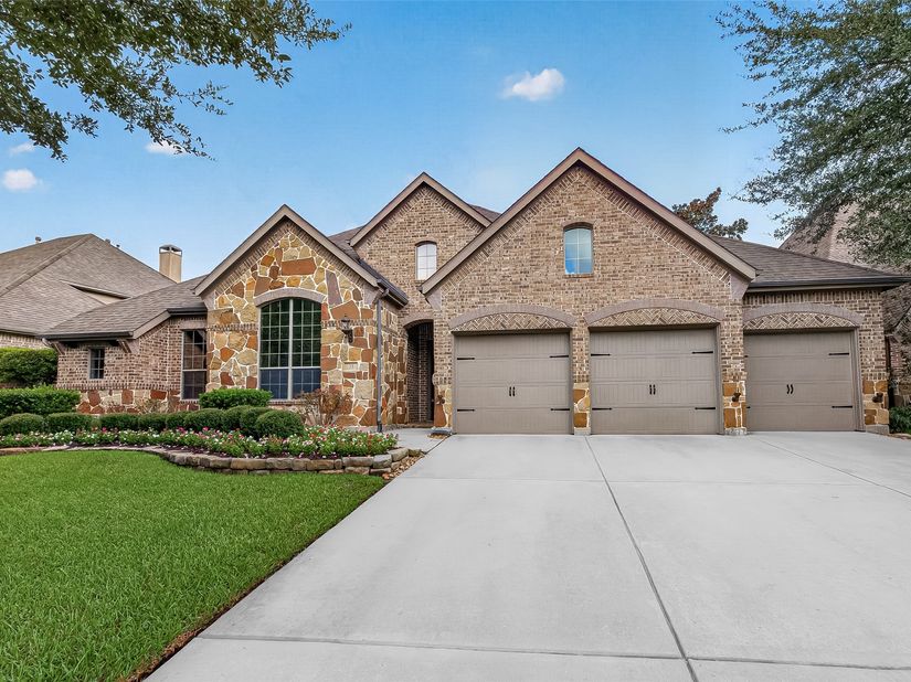 38 S Almondell Way, Tomball TX 77354