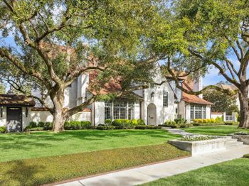 2520 Del Monte Drive