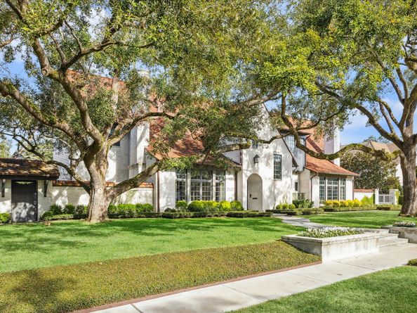 2520 Del Monte Drive, Houston TX 77019
