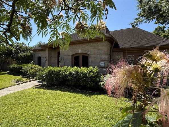 11527 Cedar Creek Drive, Houston TX 77077