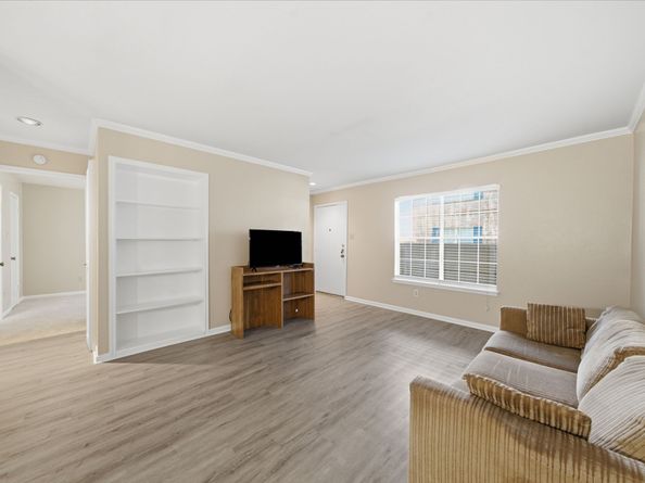 2350 Bering Drive 121, Houston TX 77057