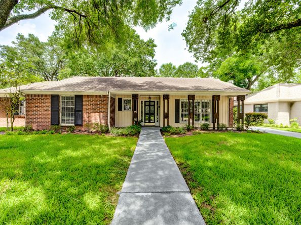 2602 Briarbrook Drive, Houston TX 77042