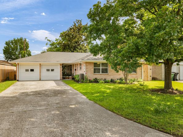 5618 Nina Lee Lane, Houston TX 77092