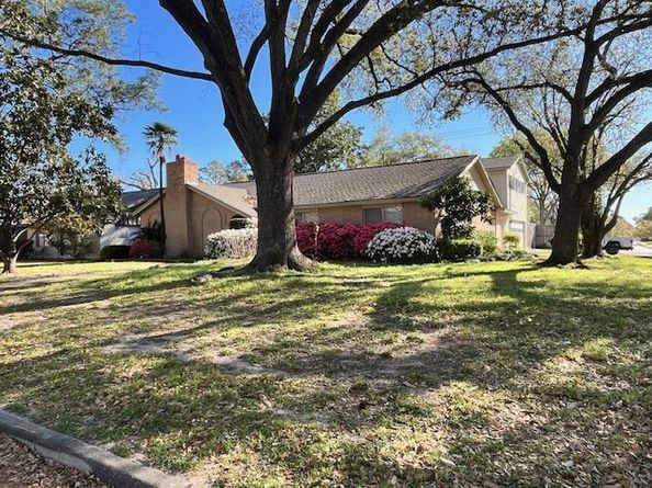 2002 Shadow Bend Drive, Houston TX 77043