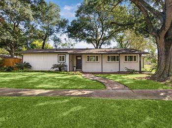 8621 Bob White Drive