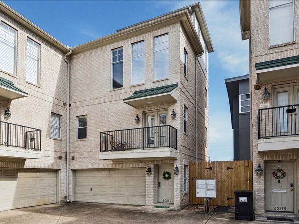 2207 Austin Street, Houston TX 77002