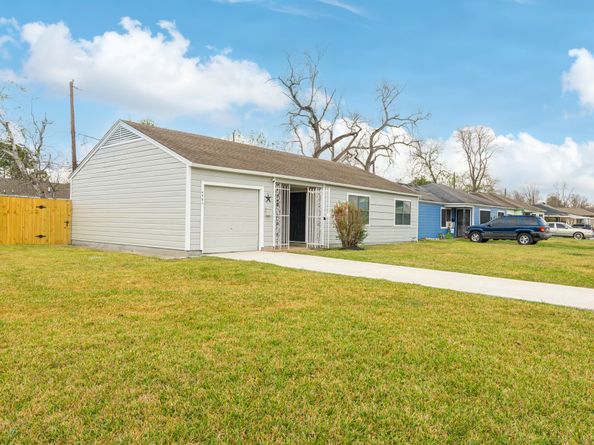 4901 Richfield Lane, Houston TX 77048