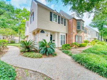 13376 Trail Hollow Drive