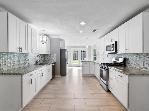 6915 Jalna Street, Houston TX 77055