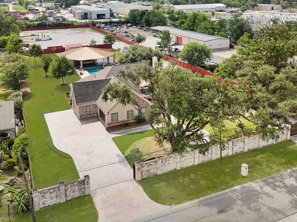 13635 Reeveston Road, Houston TX 77039