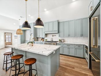 14 Lush Meadow Place