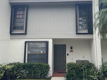 9810 NW 10th Street