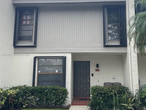 9810 NW 10th Street 88, Pembroke Pines FL 33024
