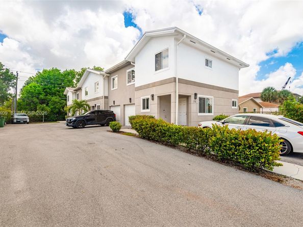 811-817 NW 3rd Avenue, Fort Lauderdale FL 33311