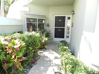 9198 Heathridge Drive