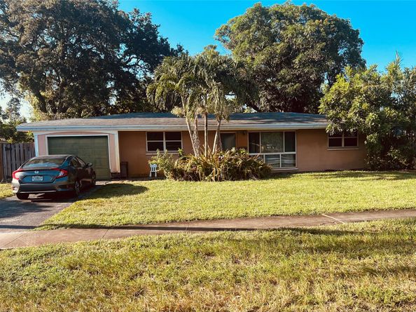 4827 NW 2nd Ct, Plantation FL 33317