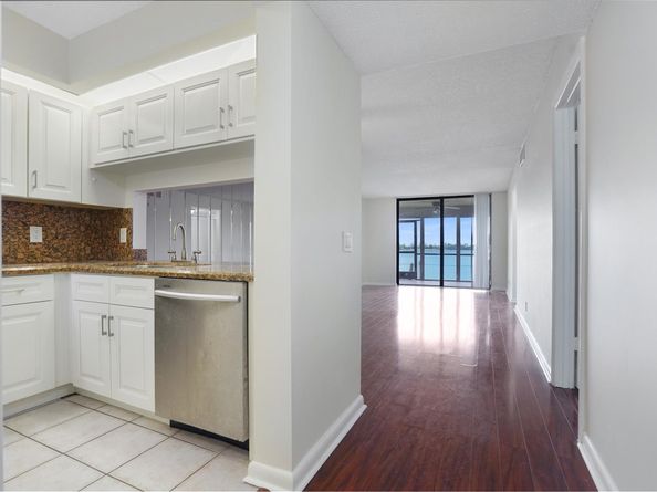 109 Lake Emerald Dr 110, Oakland Park FL 33309