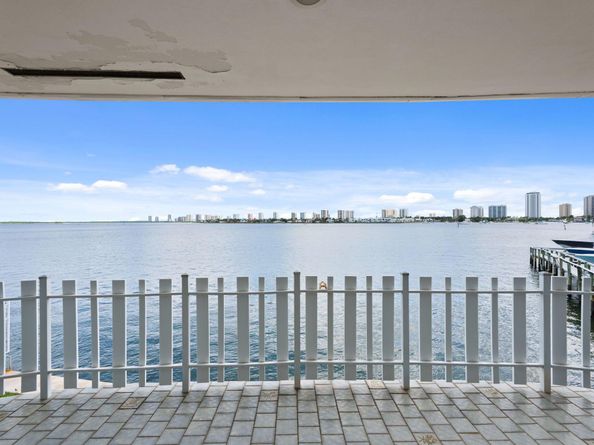 371 Wilma Circle 5, Riviera Beach FL 33404