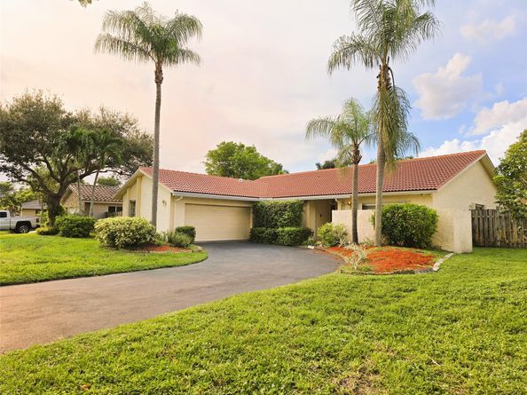 9091 NW 11th Ct, Plantation FL 33322