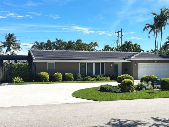 2750 NE 45th St, Lighthouse Point FL 33064