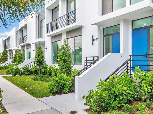 1921 Dock Street, West Palm Beach FL 33401