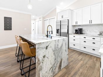 1672 Hawthorne Place