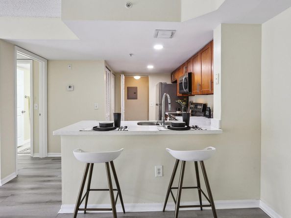 5051 Wiles Rd 201, Coconut Creek FL 33073