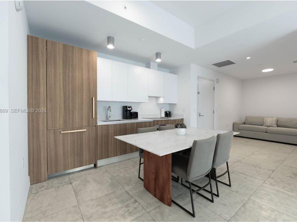 239 SW 9th Street 2103, Miami FL 33130