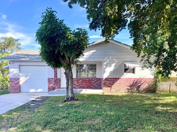 3692 Corrigan Court, Palm Springs FL 33461