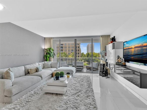 2950 NE 188th Street 312, Aventura FL 33180