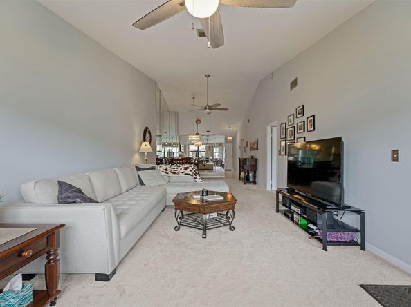 7681 Tahiti Lane 205, Lake Worth FL 33467