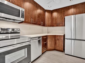 3115 Oakland Shores Dr