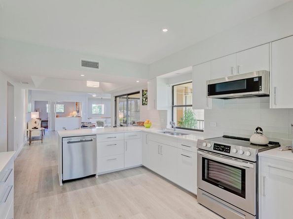 17053 Waterbend 231 Drive 231, Jupiter FL 33477