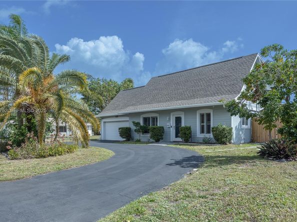 1690 NE 25th Avenue, Pompano Beach FL 33062
