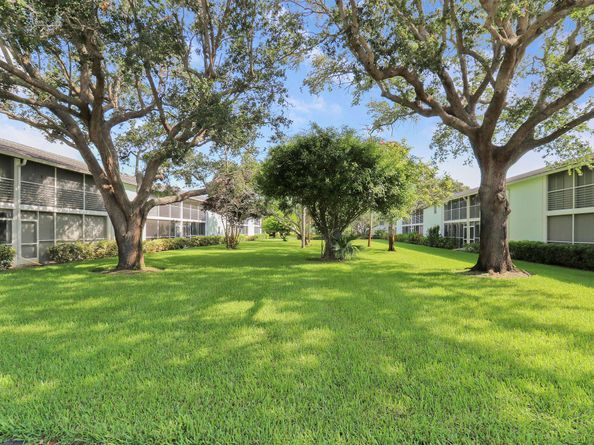 2 Westwood Avenue 207g, Tequesta FL 33469