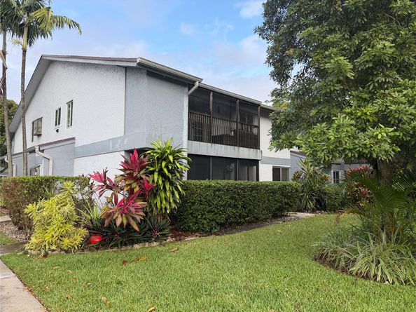 2761 S Oakland Forest Dr 204, Oakland Park FL 33309