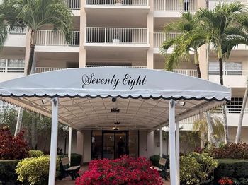 3960 Oaks Clubhouse Drive