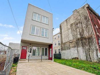 679 N 11TH Street