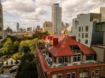 227 S 6TH Street