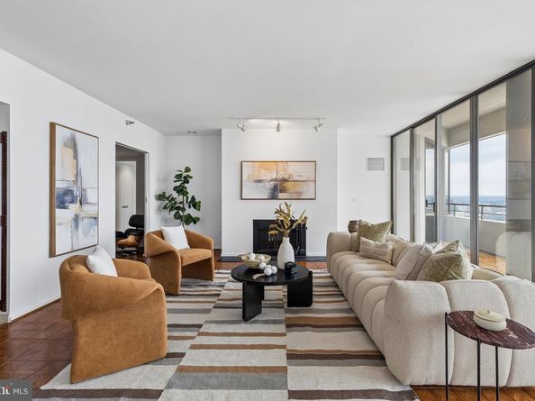 202 W Rittenhouse Square 3302, Philadelphia PA 19103