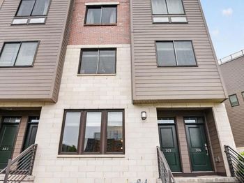 305 Lakeview Court