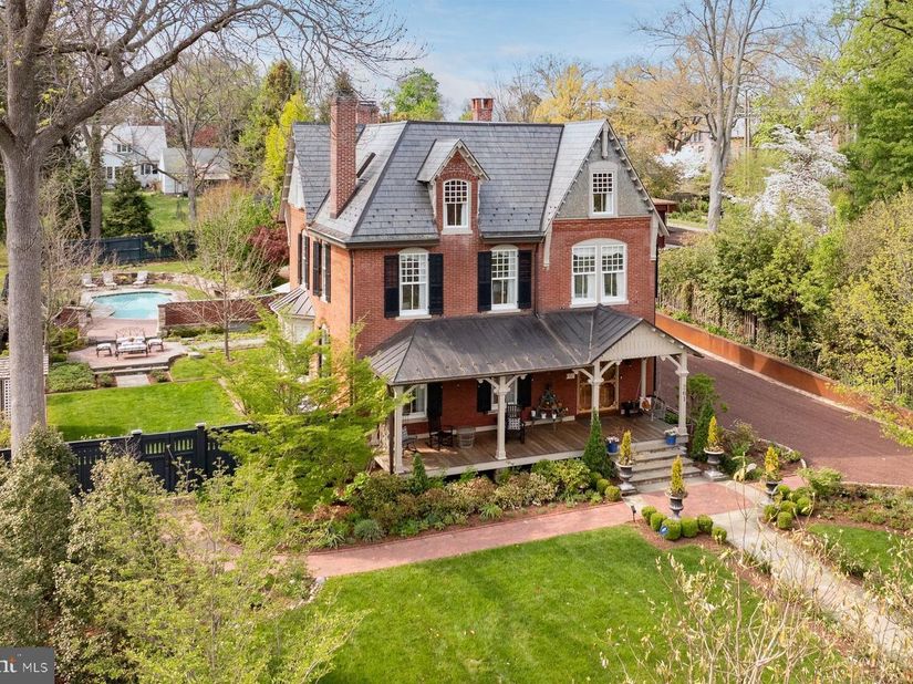 261 Maple Avenue, Doylestown PA 18901