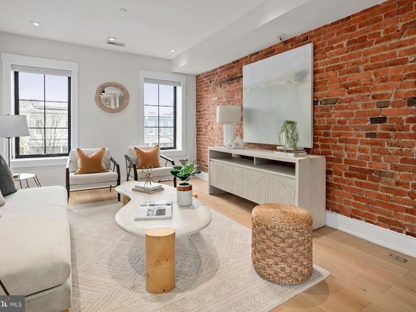 330 16TH Street SE 2, Washington DC 20003