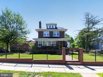 3229 Vista Street NE
