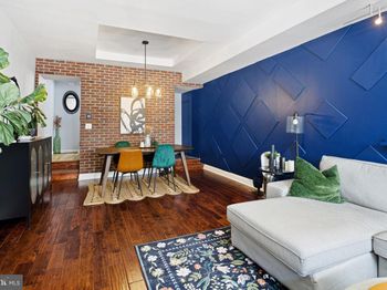 806 S 8TH