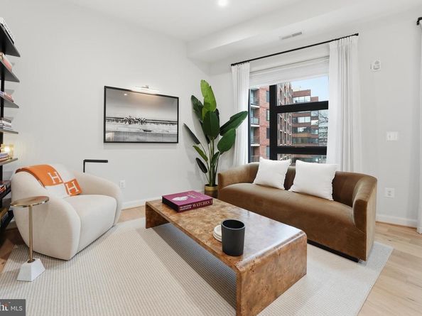 2525 Pennsylvania Avenue NW 301, Washington DC 20037