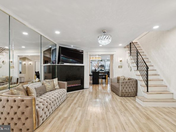 6430 N Smedley Street, Philadelphia PA 19126