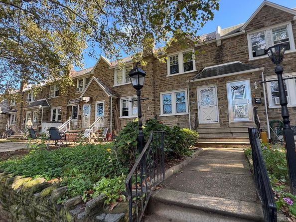 3251 Saint Vincent Street, Philadelphia PA 19149