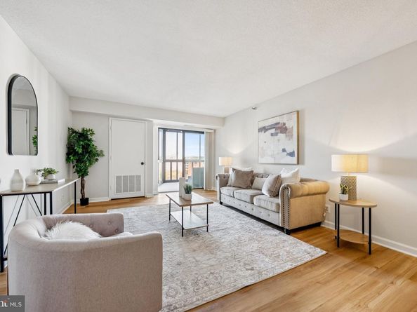 900 N Stafford Street 915, Arlington VA 22203